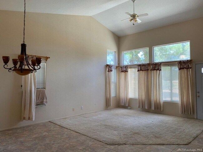 Foto del edificio - 20866 Village Pkwy