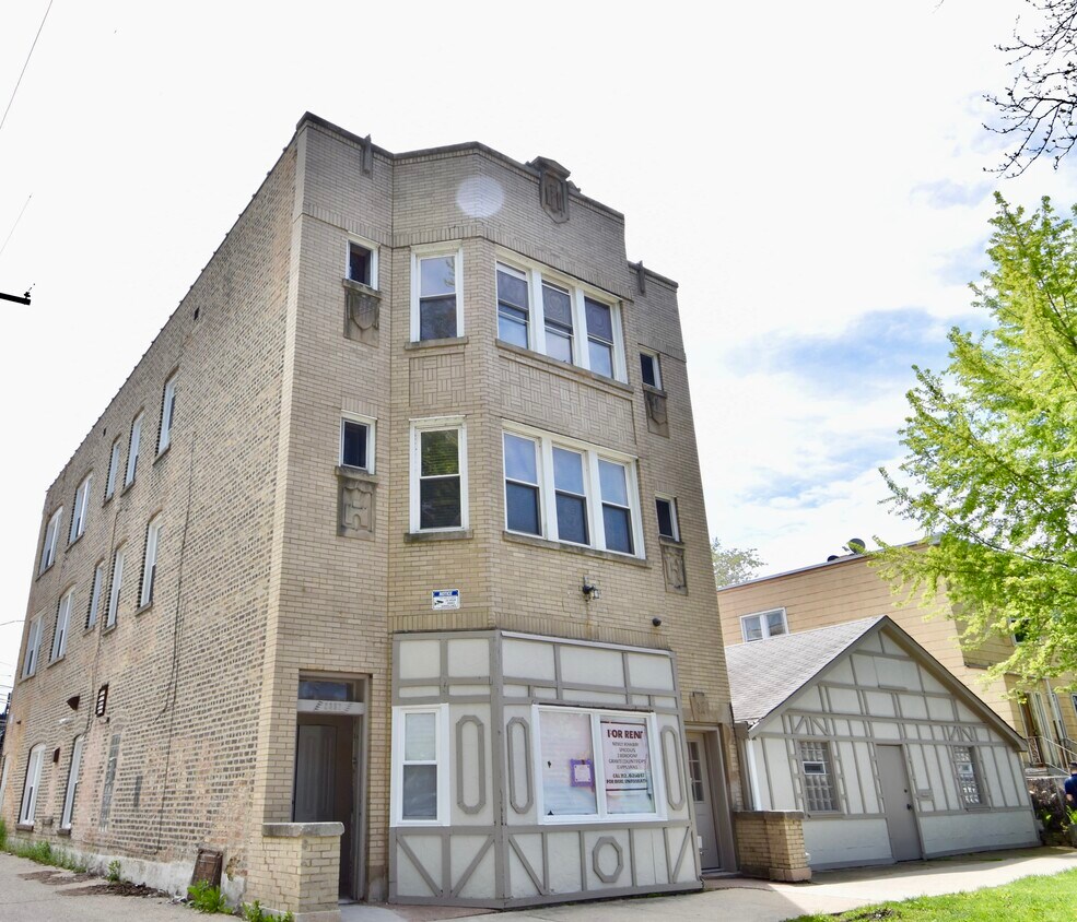 Primary Photo - 2357 W Chase Ave
