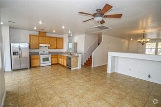 Building Photo - 132 Cadrow Castle Ct