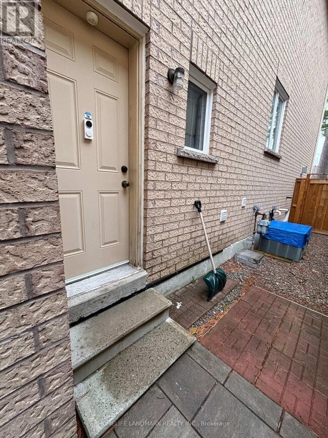 Building Photo - 45 Gladys Rd