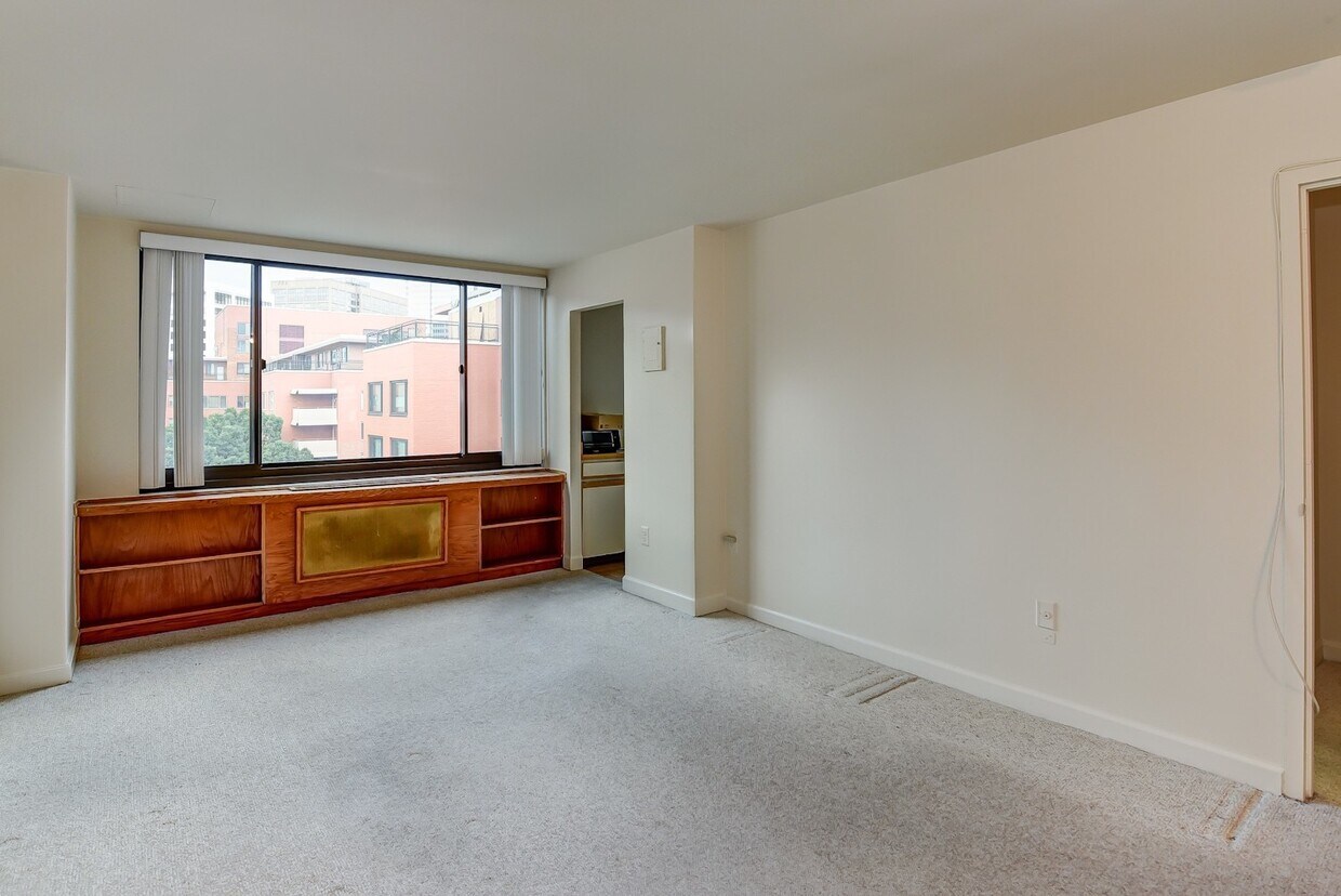Foto principal - Spacious & Bright Studio at River Place East