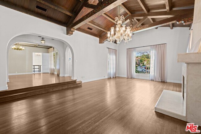 Foto del edificio - 208 S Rodeo Dr