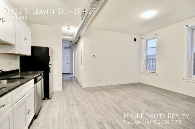 Foto del edificio - 1922 S Leavitt St