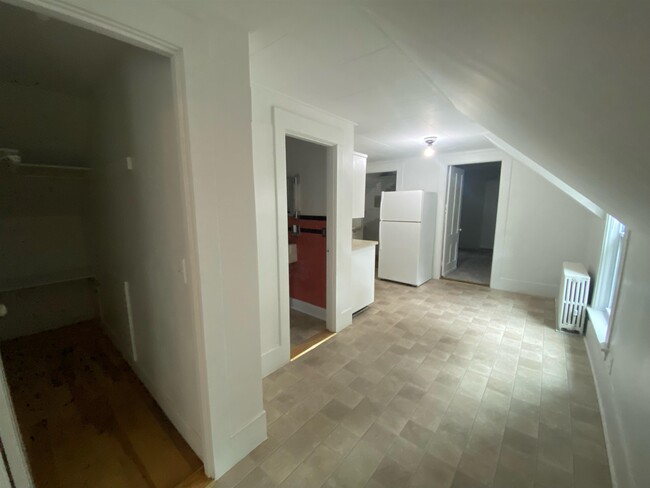 Foto del edificio - 10 Spruce Ave