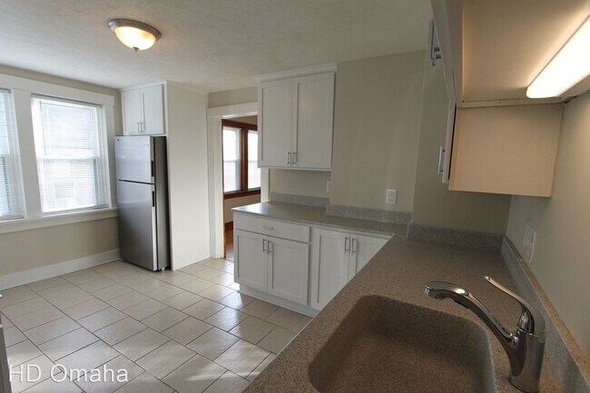 Building Photo - 3 br, 1 bath House - 2922 Oak St.