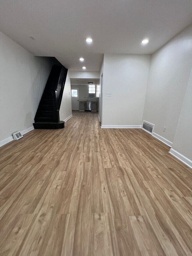 Foto del edificio - Stunning 2-Bedroom Townhome in Passyunk Sq...