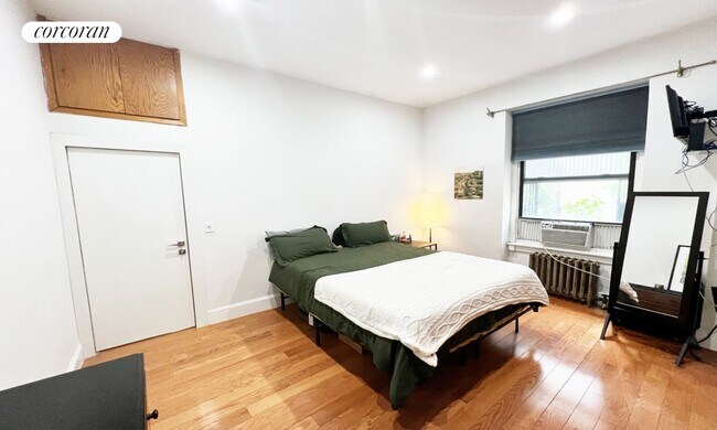 Building Photo - 26 W 97th St