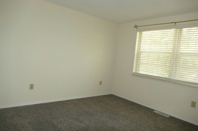 Building Photo - 3 Criswell Ln