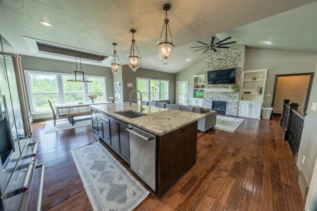 Building Photo - 921 Cortez Ct