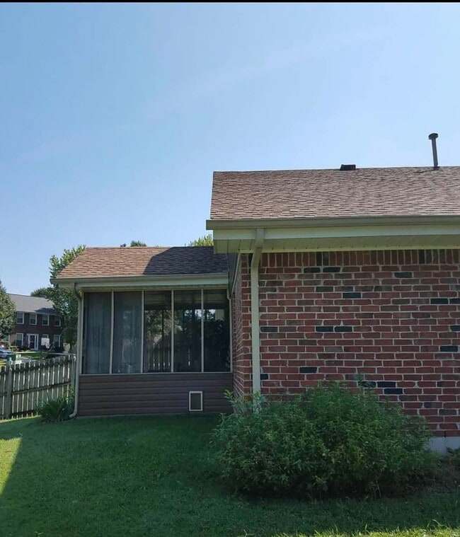 Photo - Knoxville 37922 - 3 bedroom, 2 bath home -...