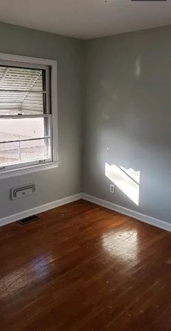 Foto del edificio - 18748 Wentworth Ave