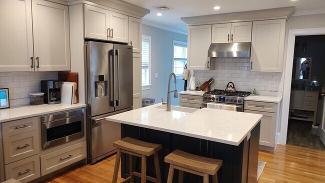 Building Photo - 99 Alstead St