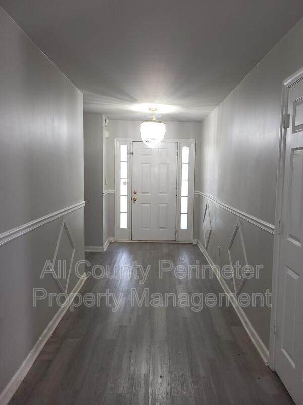 Foto del edificio - 704 White Dove Dr