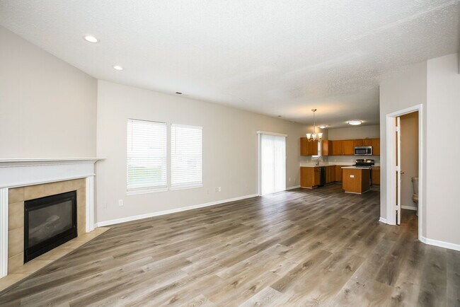 Foto del edificio - 10856 Running Brook Rd