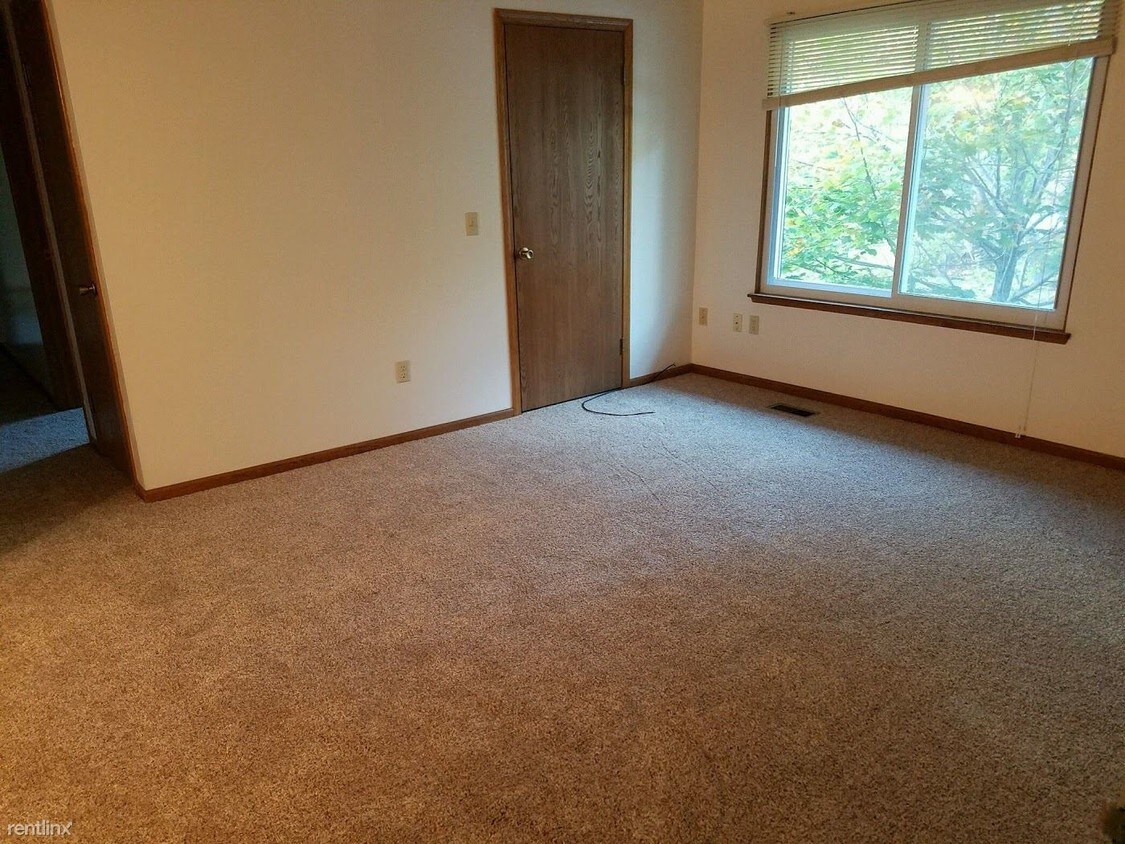 8484 Shields Dr, Saginaw, MI 48609 Condo for Rent in Saginaw, MI