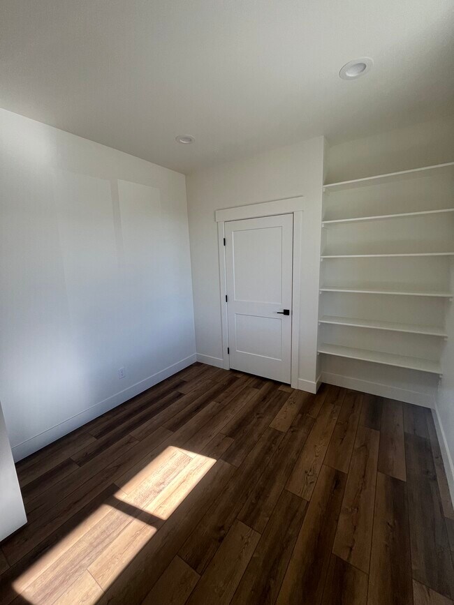 Foto del edificio - 343 Poppy St