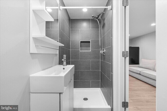 Foto del edificio - 4814 Fox St