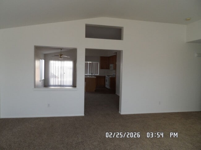 Building Photo - 3 Bedrooms, 2 Bathrooms, Approx 1582 sq. ft., 2 Car Garage, Fenced Back Yard, Rock-scaped Front Y...