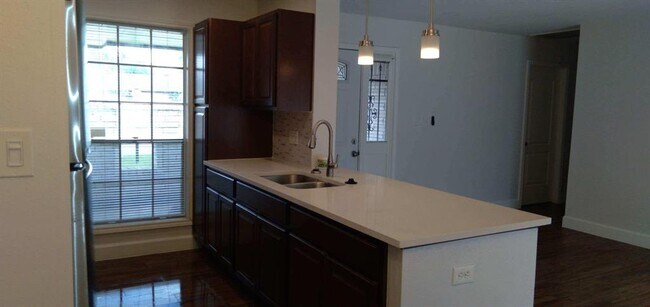 Foto del edificio - 2023 Barnsley Ln