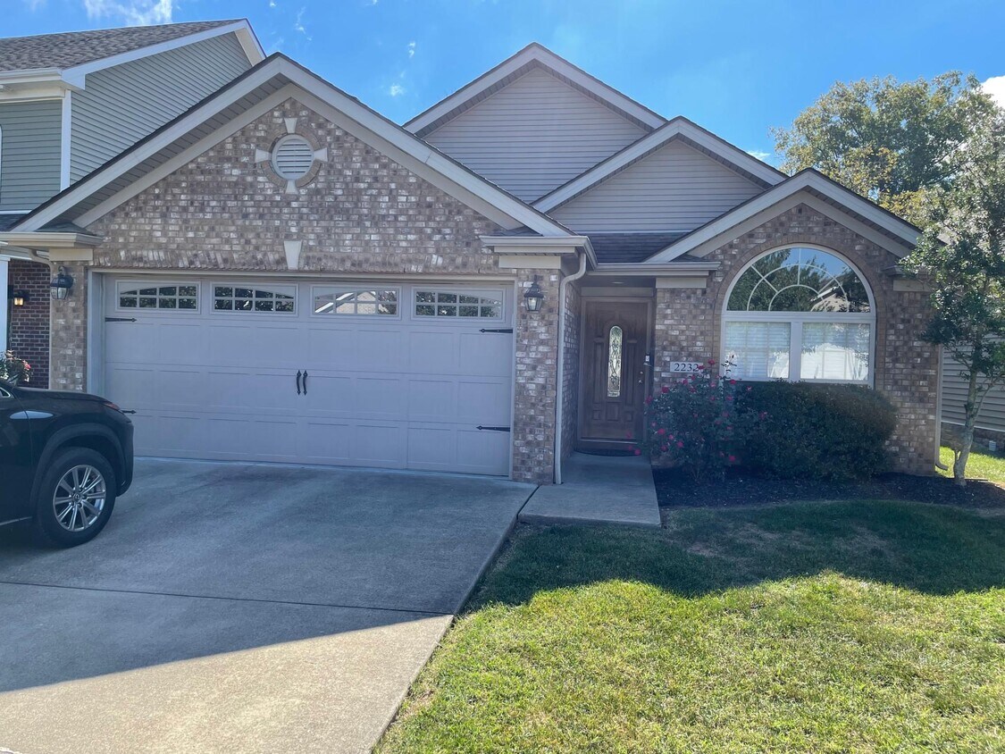 Front of house - 2232 Ice House Way