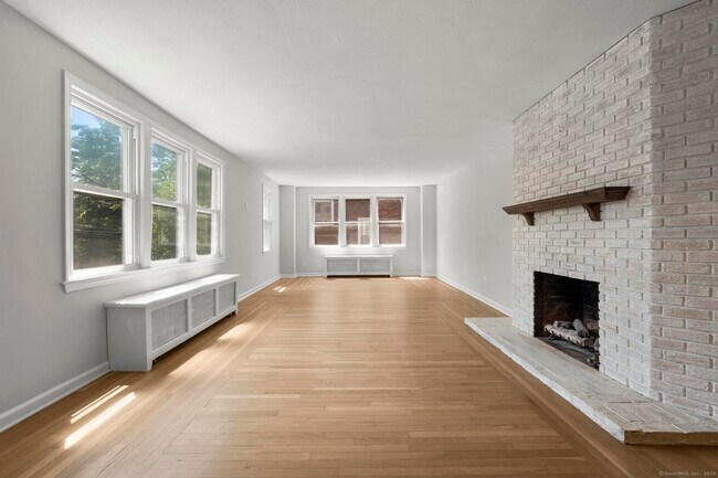 Foto del edificio - 1070 Whitney Ave