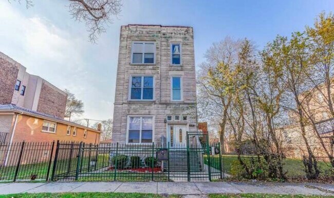 Building Photo - 6020 S Wabash Ave