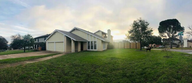 Exterior - 1813 Cedar Ridge Dr