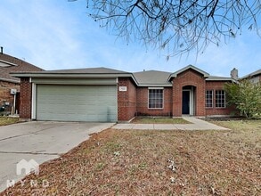 Building Photo - 1122 Buckingham Dr