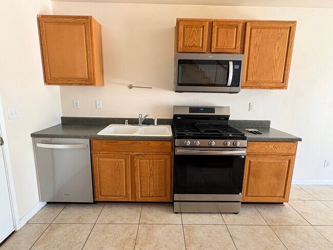 Foto del edificio - 16359 Siskiyou Rd