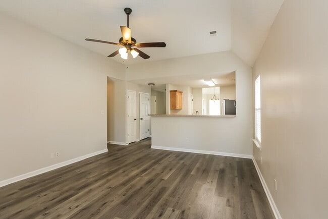 Building Photo - 8238 Regal Bend Dr