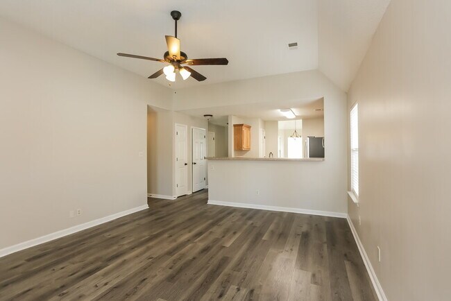 Foto del edificio - 8238 Regal Bend Dr