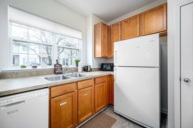 Building Photo - 4125 Brenmar Ln
