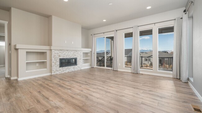 Foto del edificio - 55+ Gated Community at The Retreat at Banning Lewis