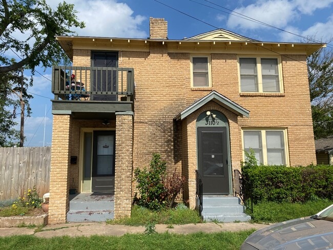 Foto del edificio - 3110 N Lake Ave