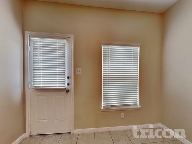 Foto del edificio - 536 Red Dusk Paint Dr