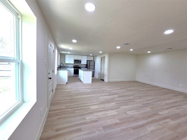 Foto del edificio - 4607 Englewood St