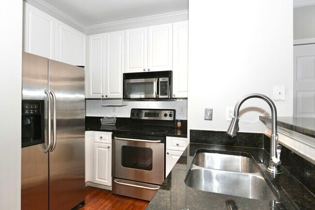 Building Photo - Beautiful Condo in Brookhaven!