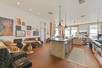 Building Photo - 1614 Avenue K