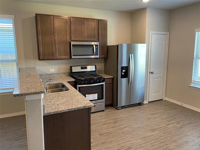 Foto del edificio - 903 Redinger Ridge Dr