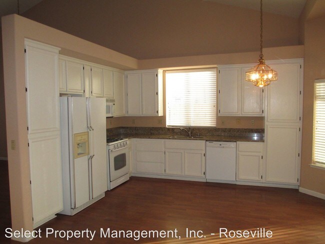 Foto del edificio - 4 br, 3 bath House - 6420 Emerald Drive