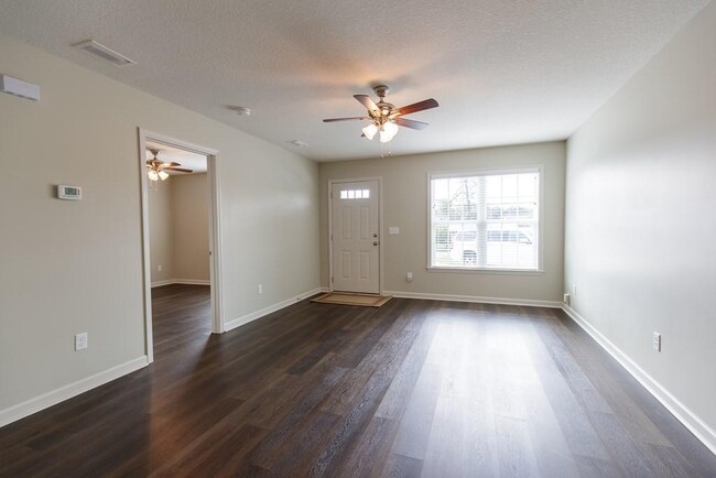 Building Photo - 4043 Old Pine A