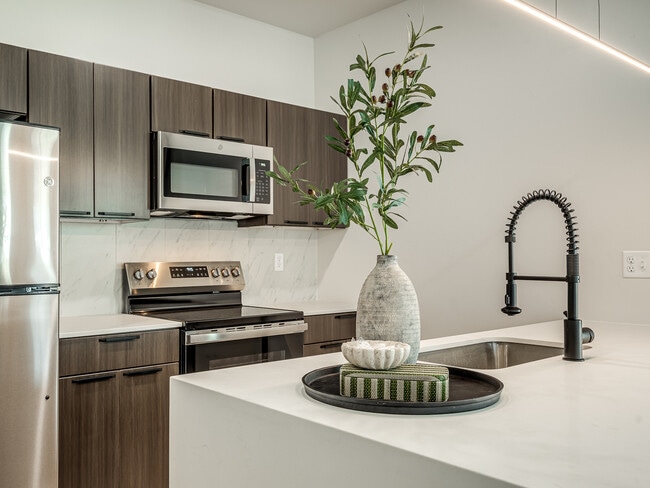 Building Photo - Glenhaven