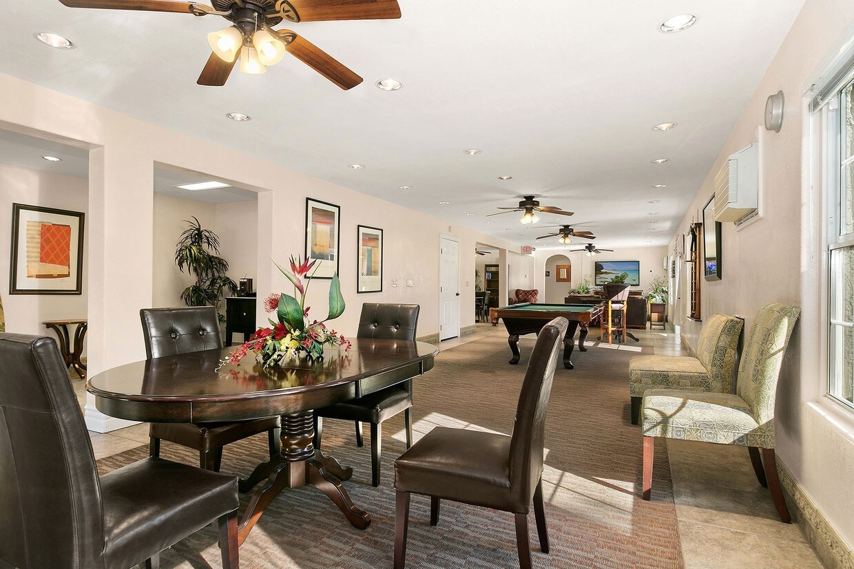 Foto principal - 2456 Nutwood Ave