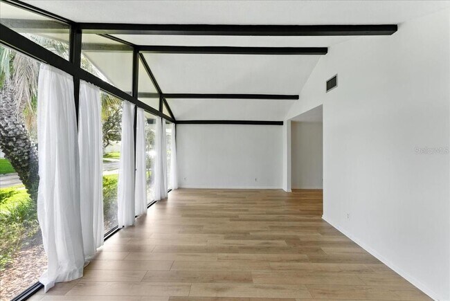 Building Photo - 2400 Deloraine Trail