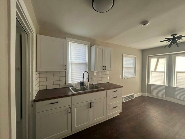 Foto del edificio - 9584 Auburn St