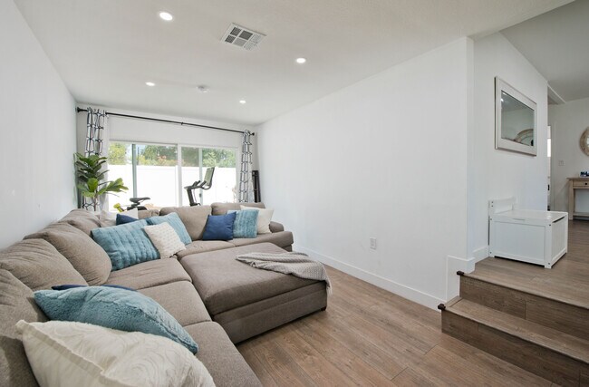 Foto del edificio - 6960 Shoshone Ave