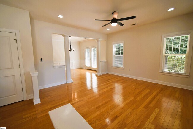 Foto del edificio - 227 Rusty Brook Rd