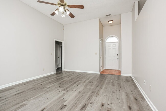 Building Photo - 7234 Fox Creek Dr