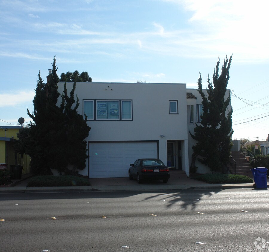 Primary Photo - 4100 Barrett Ave