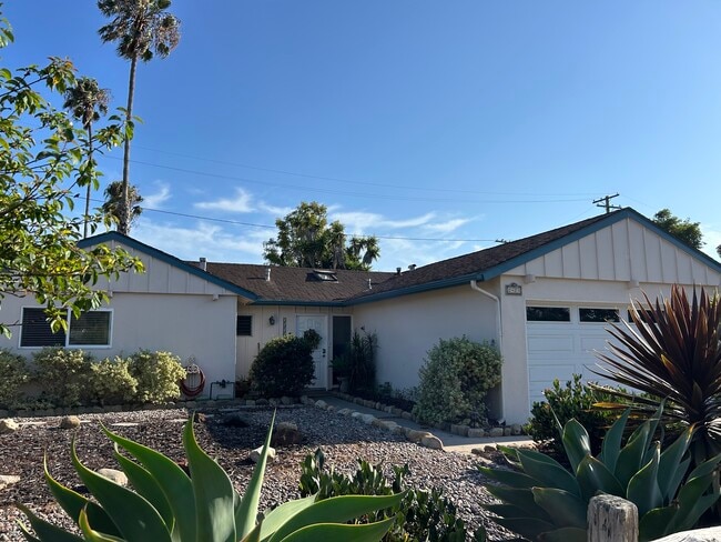 Building Photo - 2423 Borton Dr